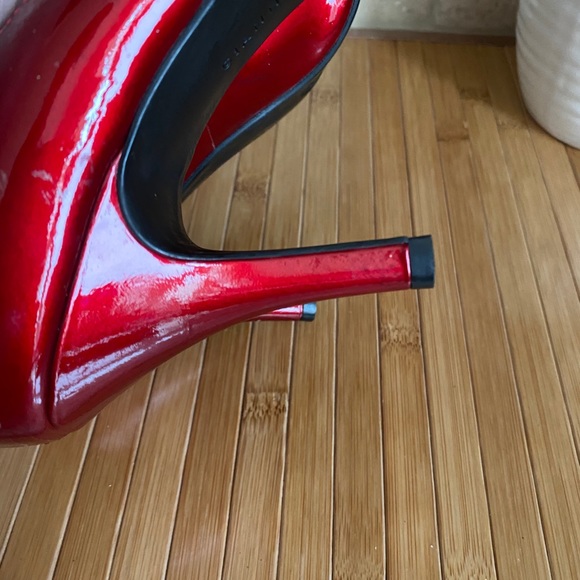 GIANNI BINI CANDY APPLE RED PUMPS - Picture 10 of 12